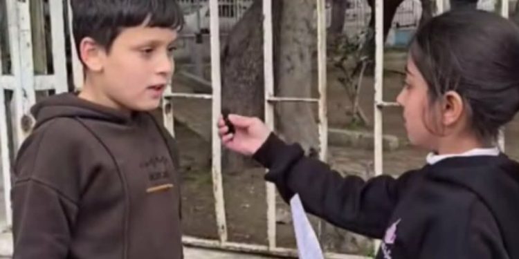 مسابقه أطفال بأسئله ثقافيه بشوارع المدينه …