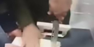 عامل بناء إبتكر فكره جهنمية لتهريب الأقراص المخدرة لخارج مصر