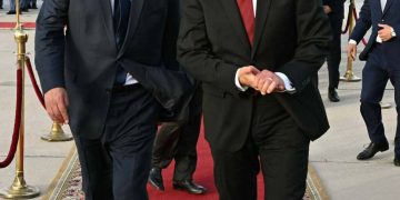 رئيس الوزراء يستقبل نظيره المغربي في مطار القاهرة الدولي