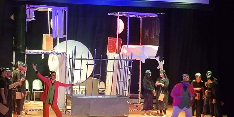 كافكا على خشبة قصر ثقافة ببا رحلة في الصراعات النفسية والإنسانية