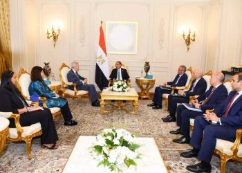 وزير الخارجية يلتقي بالمبعوث الشخصي للسكرتير العام للأمم المتحدة