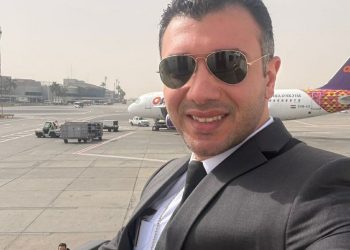 كابتن طيار محمد العطافي يكشف كواليس الطيران وقت الحروب من داخل قمرة قيادة A320