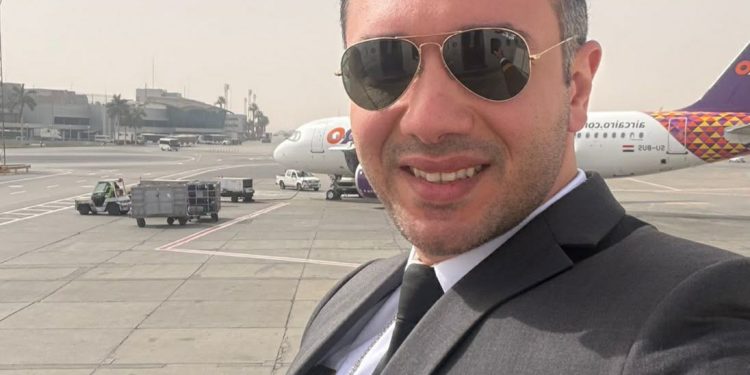 كابتن طيار محمد العطافي يكشف كواليس الطيران وقت الحروب من داخل قمرة قيادة A320