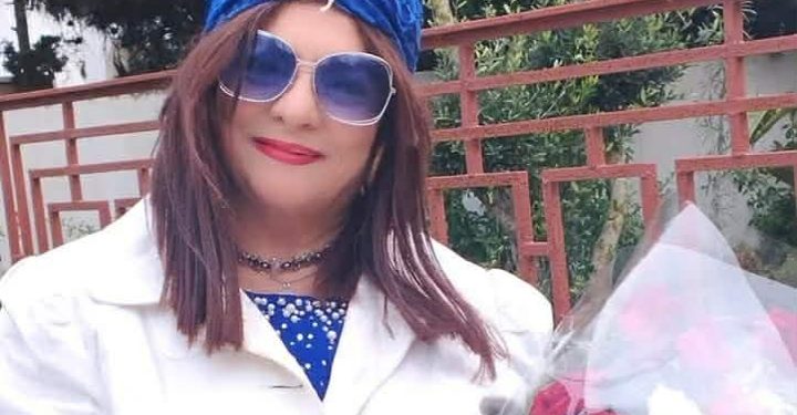 وَكَانَ المَطَرُ الْهَائِمُ بَيْنَ الْغُيُومِ